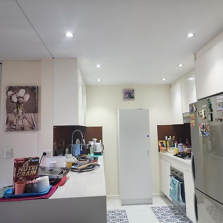Parramatta Shared Apartment 시드니 외부 사진
